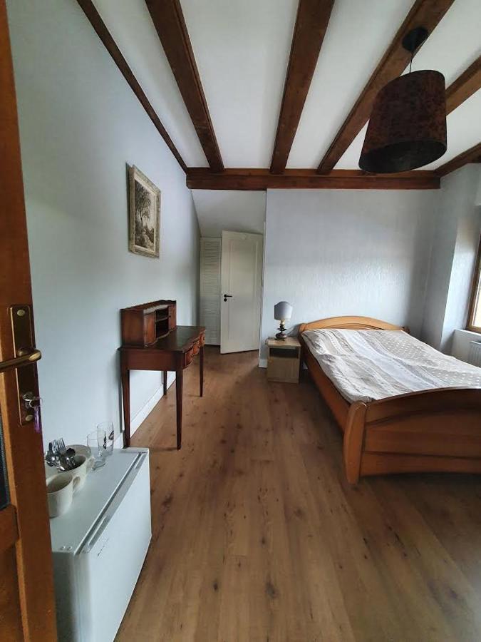 Gosciniec Zoska Hostel Остшице Екстериор снимка