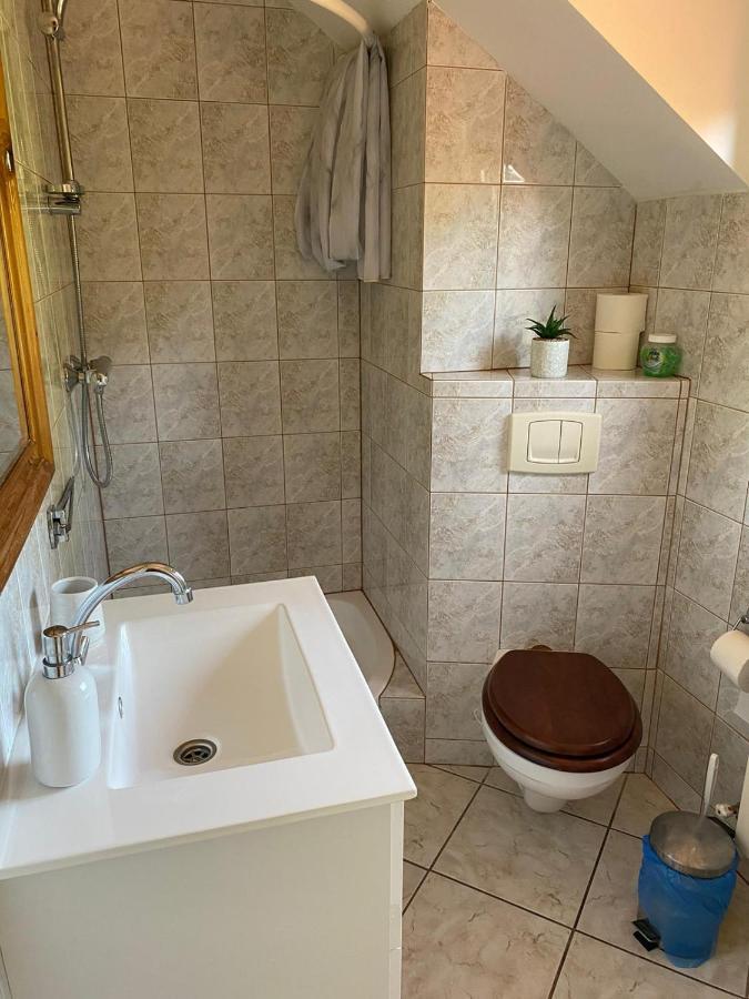 Gosciniec Zoska Hostel Остшице Екстериор снимка