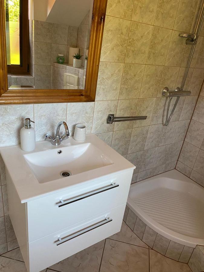 Gosciniec Zoska Hostel Остшице Екстериор снимка
