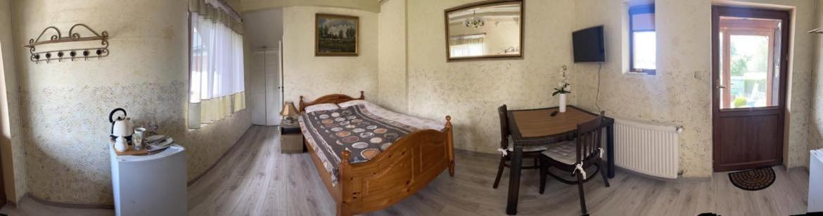 Gosciniec Zoska Hostel Остшице Екстериор снимка